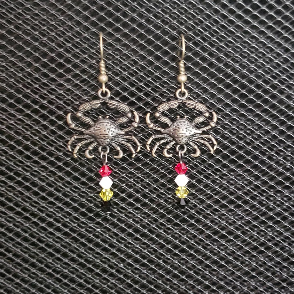 Maryland Collection - Dark antique brass crab and MD flag glass crystal earrings - Picture 2 of 4